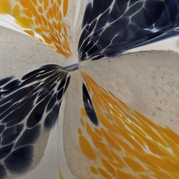 Large Blown Glass Flower - Picture 3 of 9